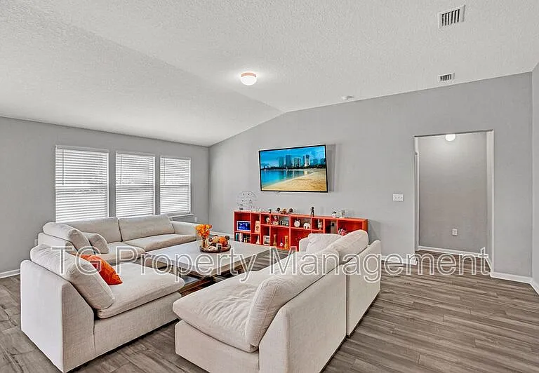 8272 Victory Crossing Blvd — Photo 3