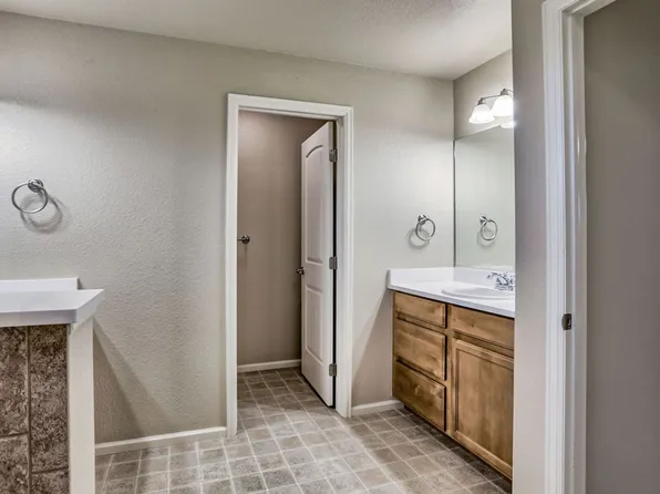 571 Wind River Dr, Windsor, CO 80550