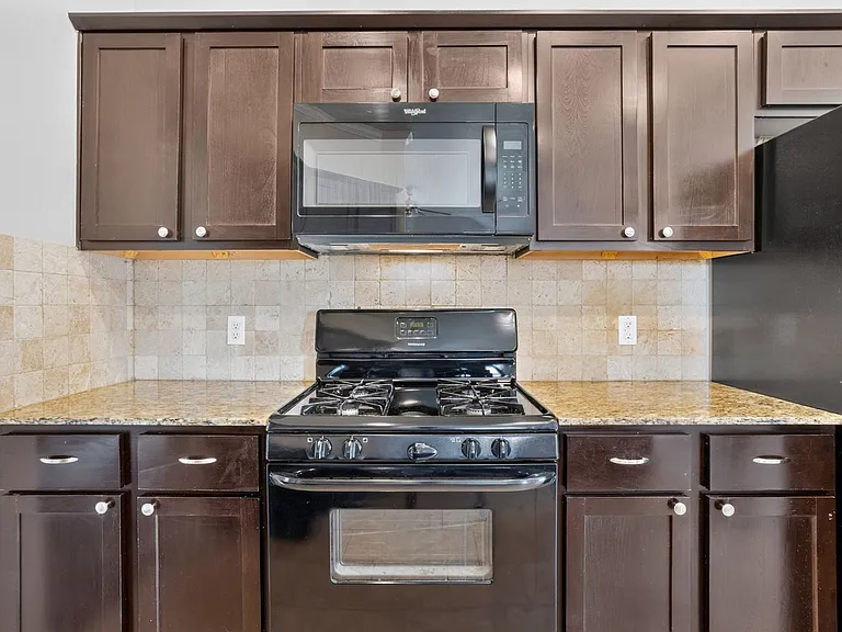 13113 Camden Dr — Photo 10