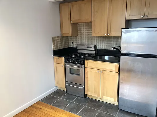 Rented by Waverly Realty Associates | media 4