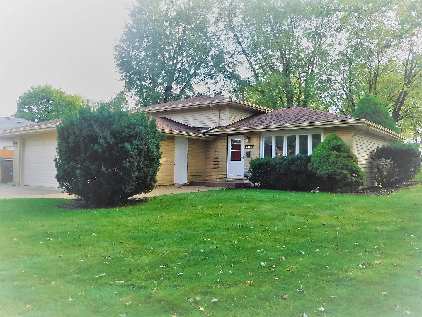 16825 Oketo Ave photo 1