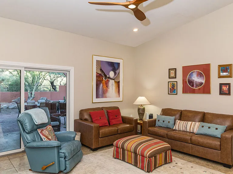 5620 N Chieftan Trl — Photo 3