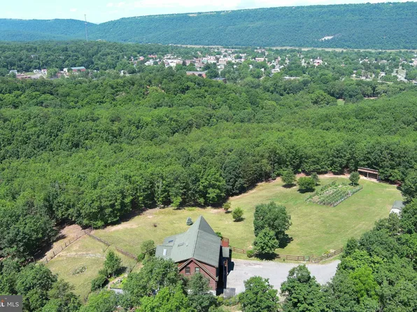 490 Staubwoods Dr, Romney, WV 26757