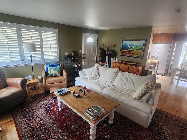 501 Bath St — Photo 5
