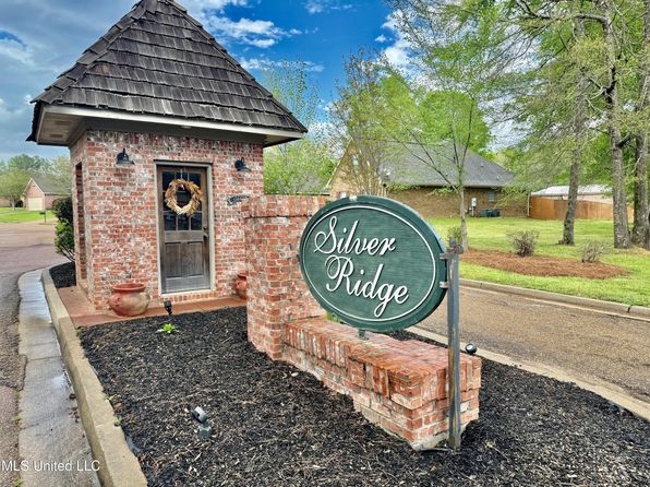 406 Silver Hl, Pearl, MS 39208
