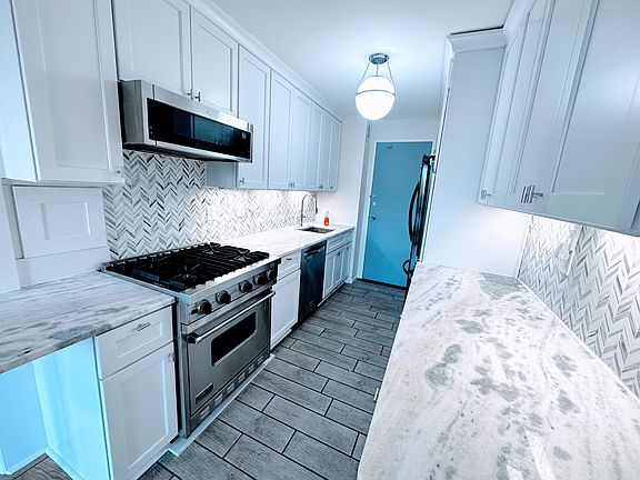 2nd image of 10500 Rockville Pike Unit 527