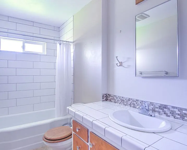 1636 Conger Ave NW — Photo 14