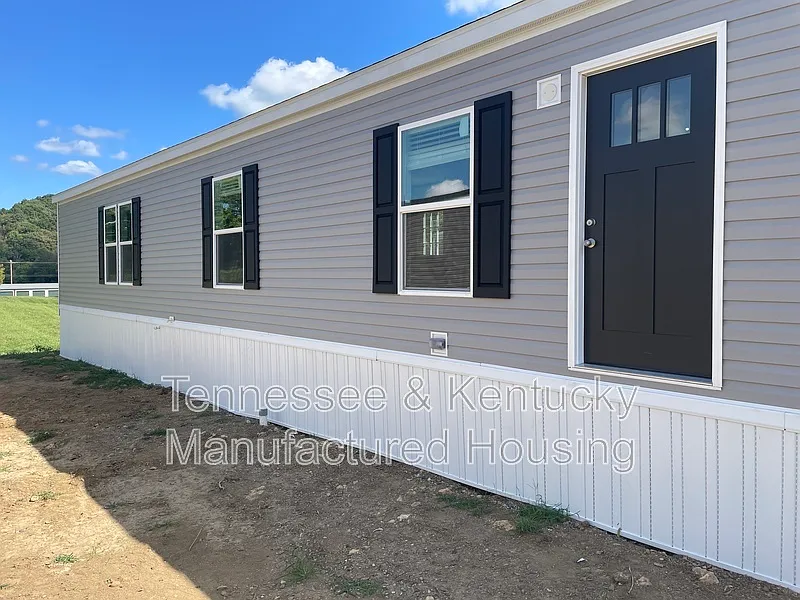 3 bed, 2.0 bath, 1200 sqft, $1,200 — Photo 2