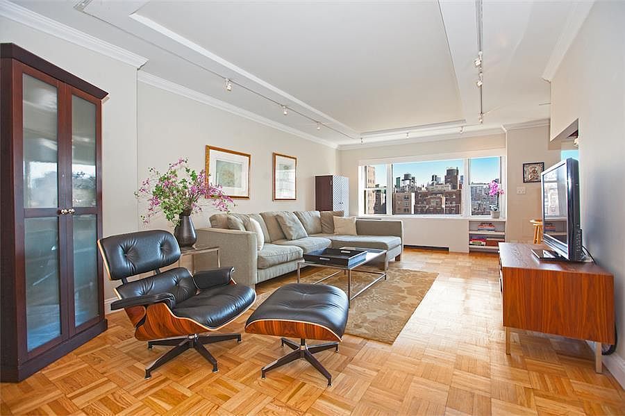1st image of 118 E 60th St APT 15C