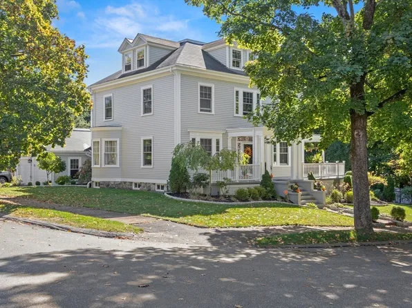 9 Winthrop St, Danvers, MA 01923