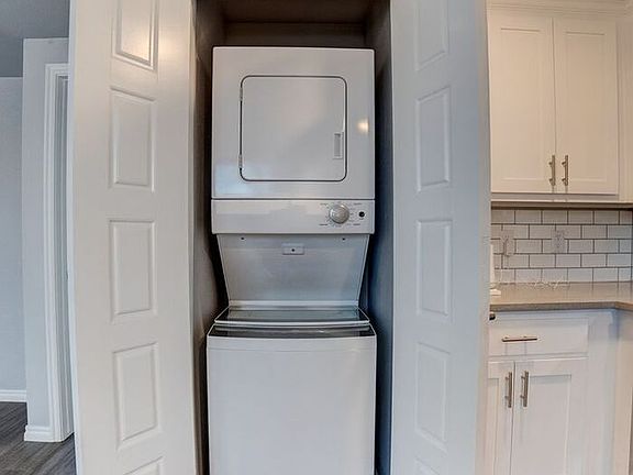 4th image of 2431 E 10th St #5
