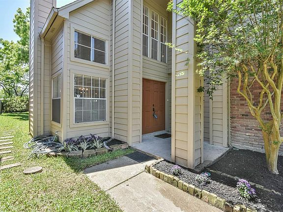 3rd image of 11715 Meadowchase Dr