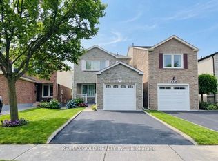 4334 Lee Dr, Mississauga, ON L4W 4A8