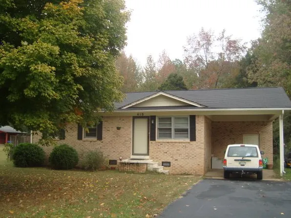 410 Cherokee Ln, Huntingdon, TN 38344