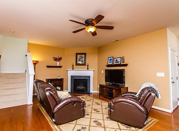 5th image of 8920 Hollycroft Ct