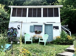 347 W Wakefield Blvd, Winsted, CT 06098