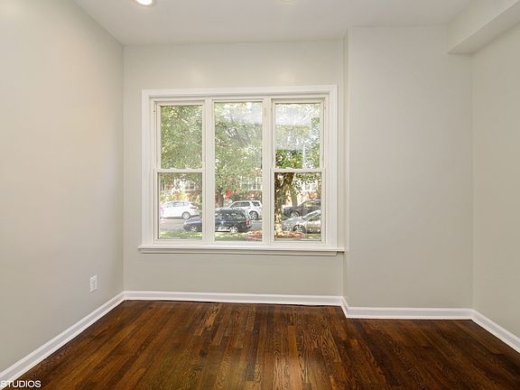 3rd image of 4343 W Drummond Pl