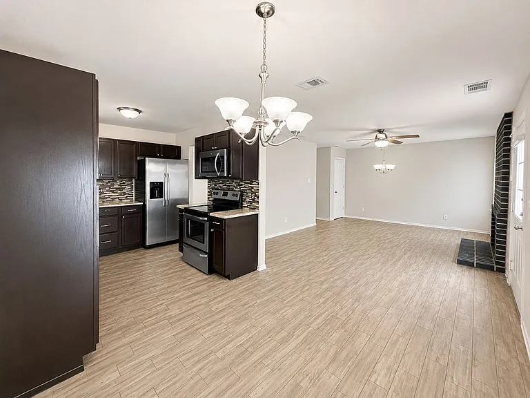 7716-7718 Sable Ln — Photo 7