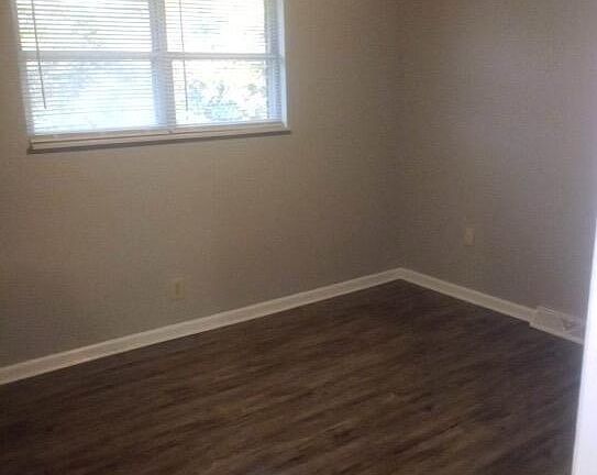 3rd image of 3007 S Roan St APT 4