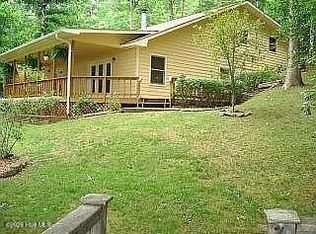 662 Holly Springs Estates Road, Franklin, NC 28734