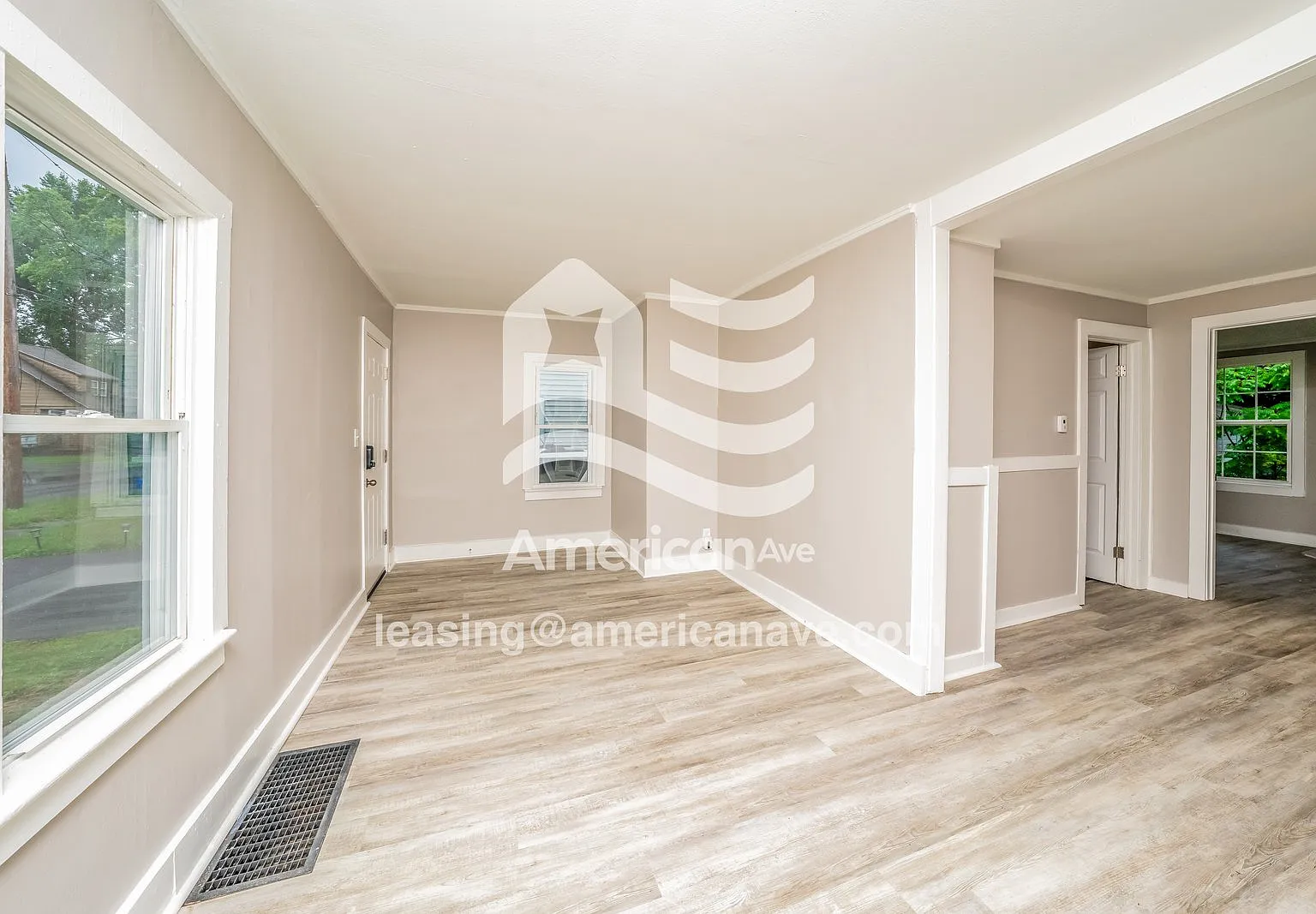 3 bed, 1.0 bath, 912 sqft, $1,447 — Photo 3