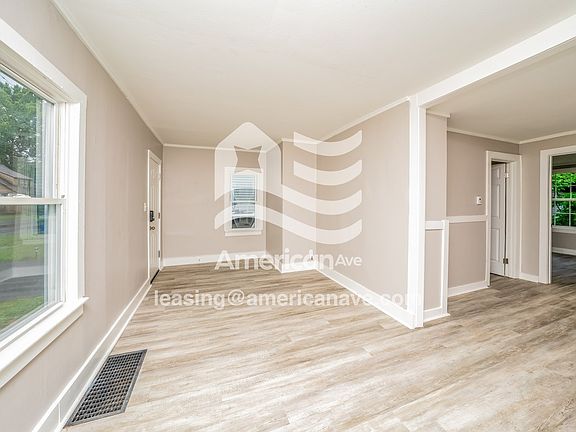 1066847_003_living_room_13955221.jpg