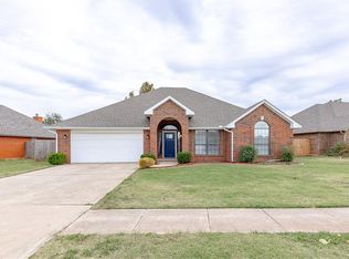 4109 Castlerock Rd, Norman, OK 73072