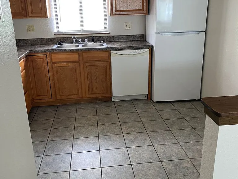 4571 Vasey Ave — Photo 3