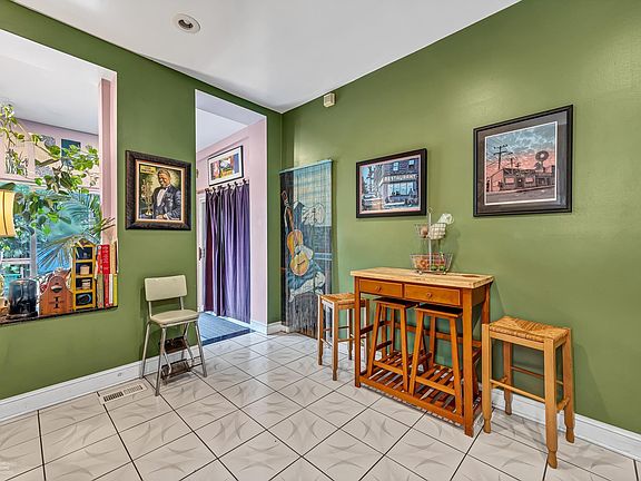 5th image of 2442 N California Ave #1