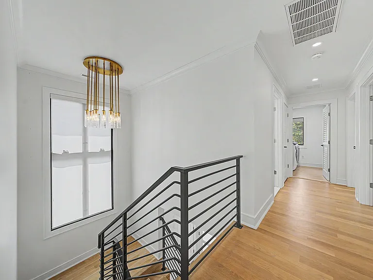 67 Westervelt Pl — Photo 41