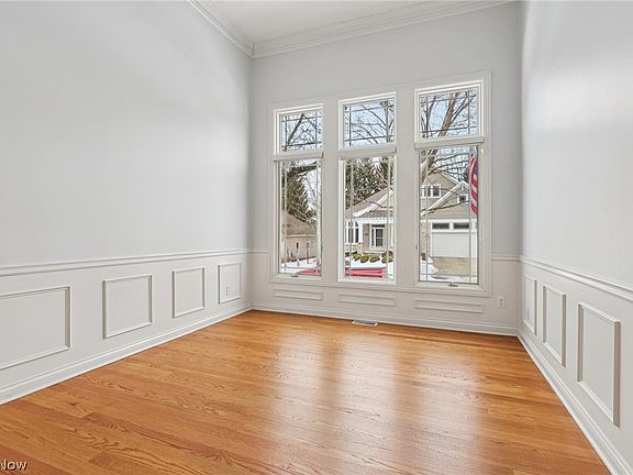 3rd image of 31014 Walden Dr #3