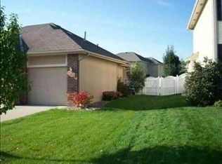 2807 Leigh Ln, Papillion, NE 68133