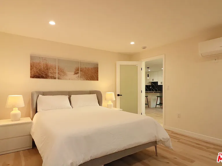 918 N San Vicente Blvd #F — Photo 15