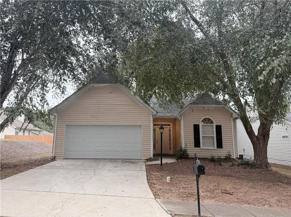 204 Kingfisher Point, Stockbridge, GA 30281