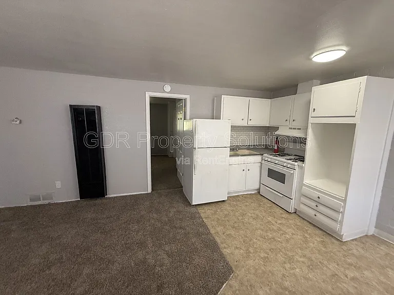 1200 Coal Ave SW #10 — Photo 6