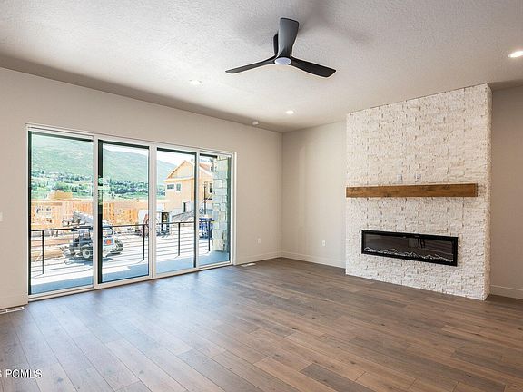 5th image of 372 W Ascent Dr