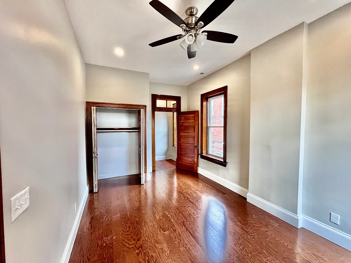 Building Photo - 3820 Nebraska Ave #D