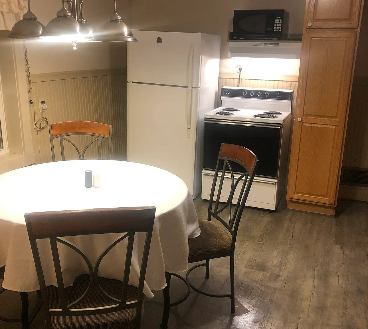 2 bed, 1000 sqft, $1,200 — Photo 3