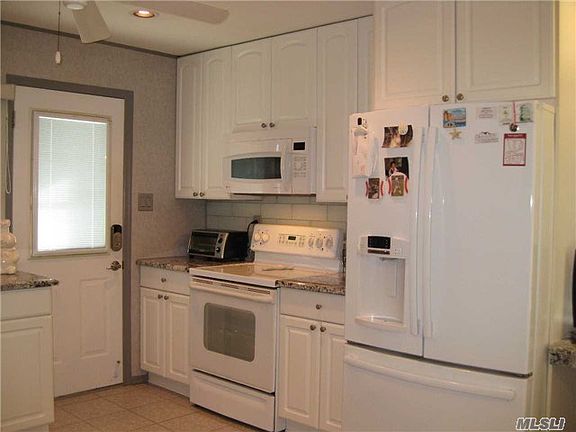5th image of 713 Evelyn Ave
