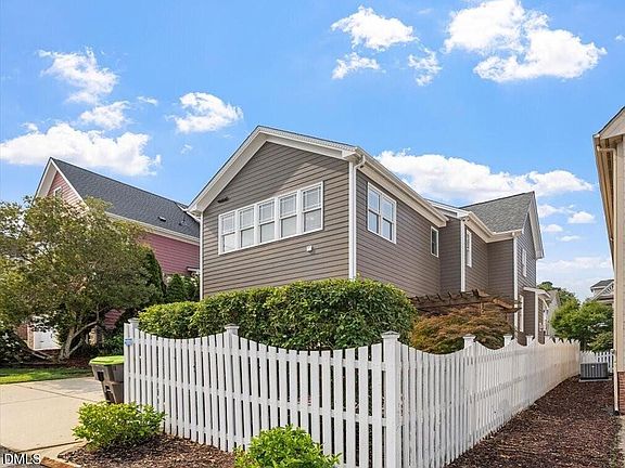 2nd image of 441 Magdala Pl