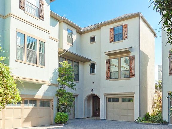 3rd image of 2215 Nantucket Dr #D