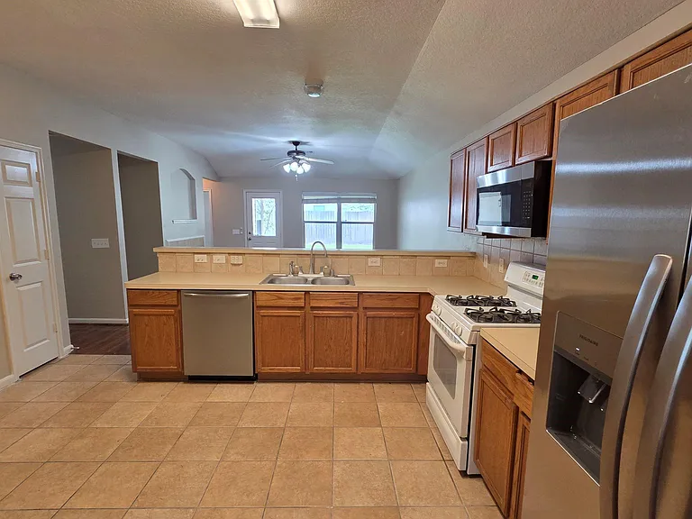 4702 Pin Oak Creek Ln — Photo 8