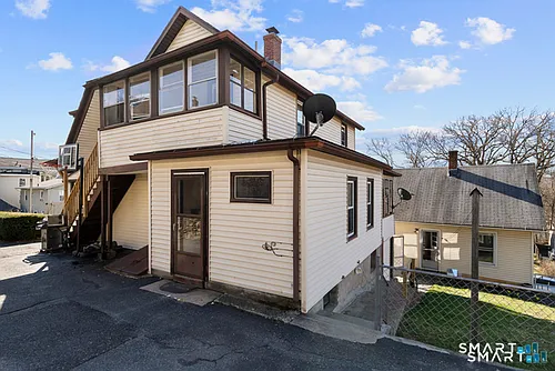 48 Anderson St Photo 1