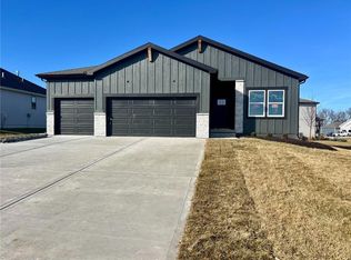 19622 Barstow St, Spring Hill, KS 66083