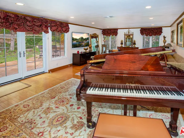 3703 Liberty Canyon Rd, Agoura Hills, CA 91301