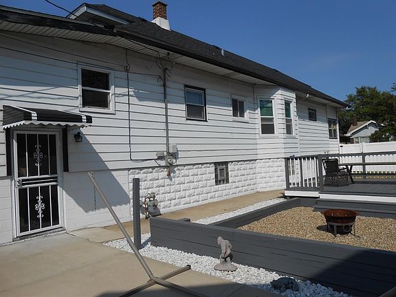 3rd image of 1436 Lake Ave
