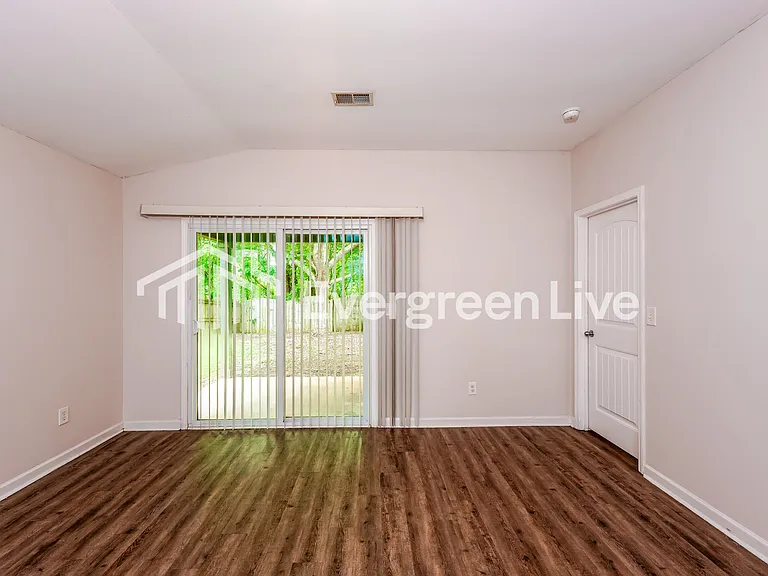 200 Briar Ridge Ln — Photo 3