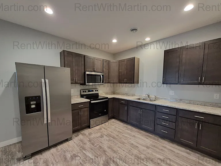16 S Frederick Ave — Photo 2