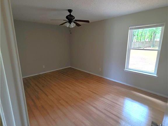 5th image of 9312 Ponderosa Dr N