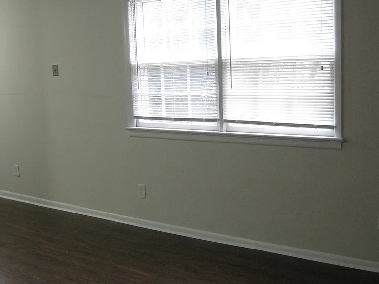 840 Little Bay Ave — Photo 4